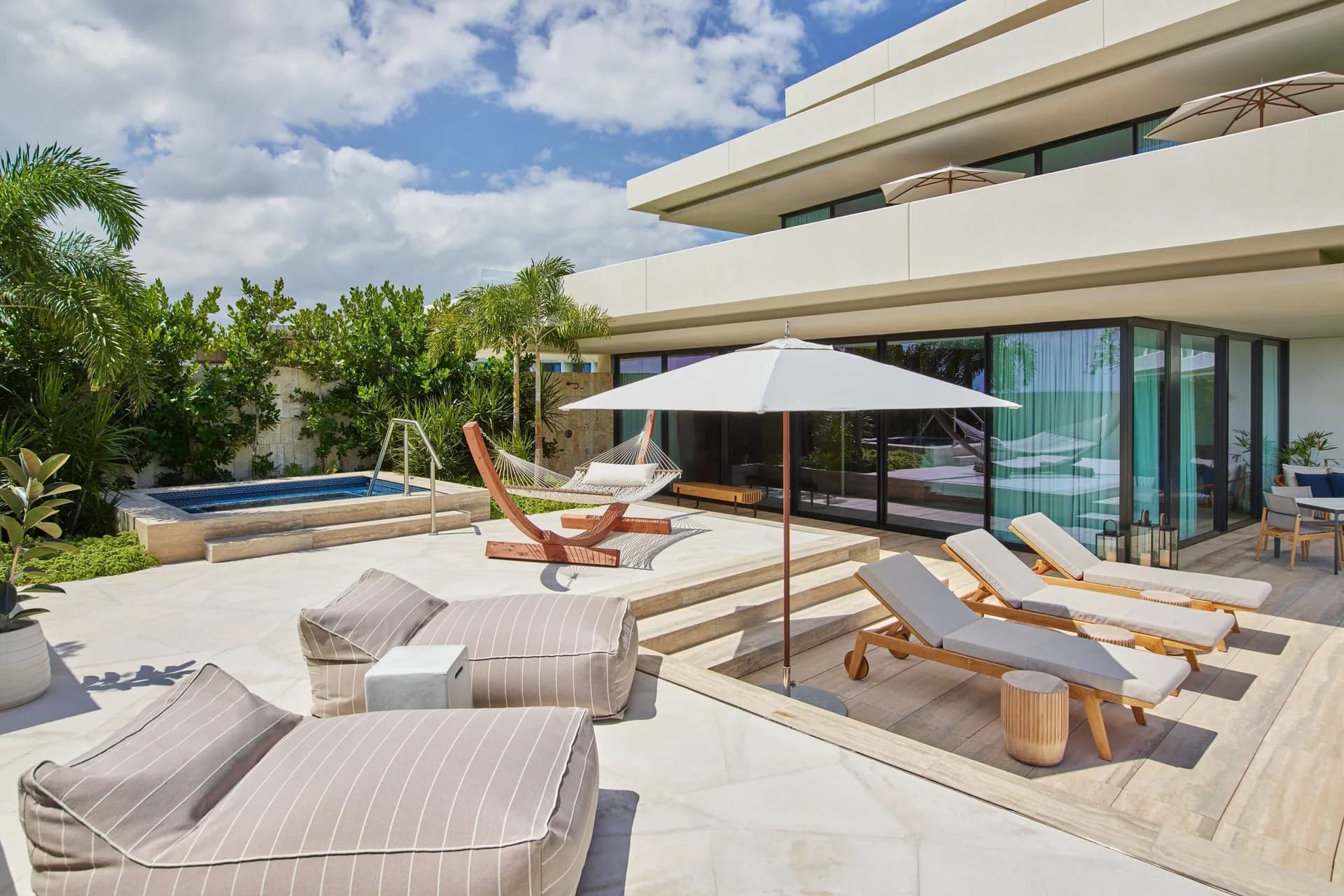 Studio One Bed Ocean View Corner at The St. Regis Kanai Resort 2