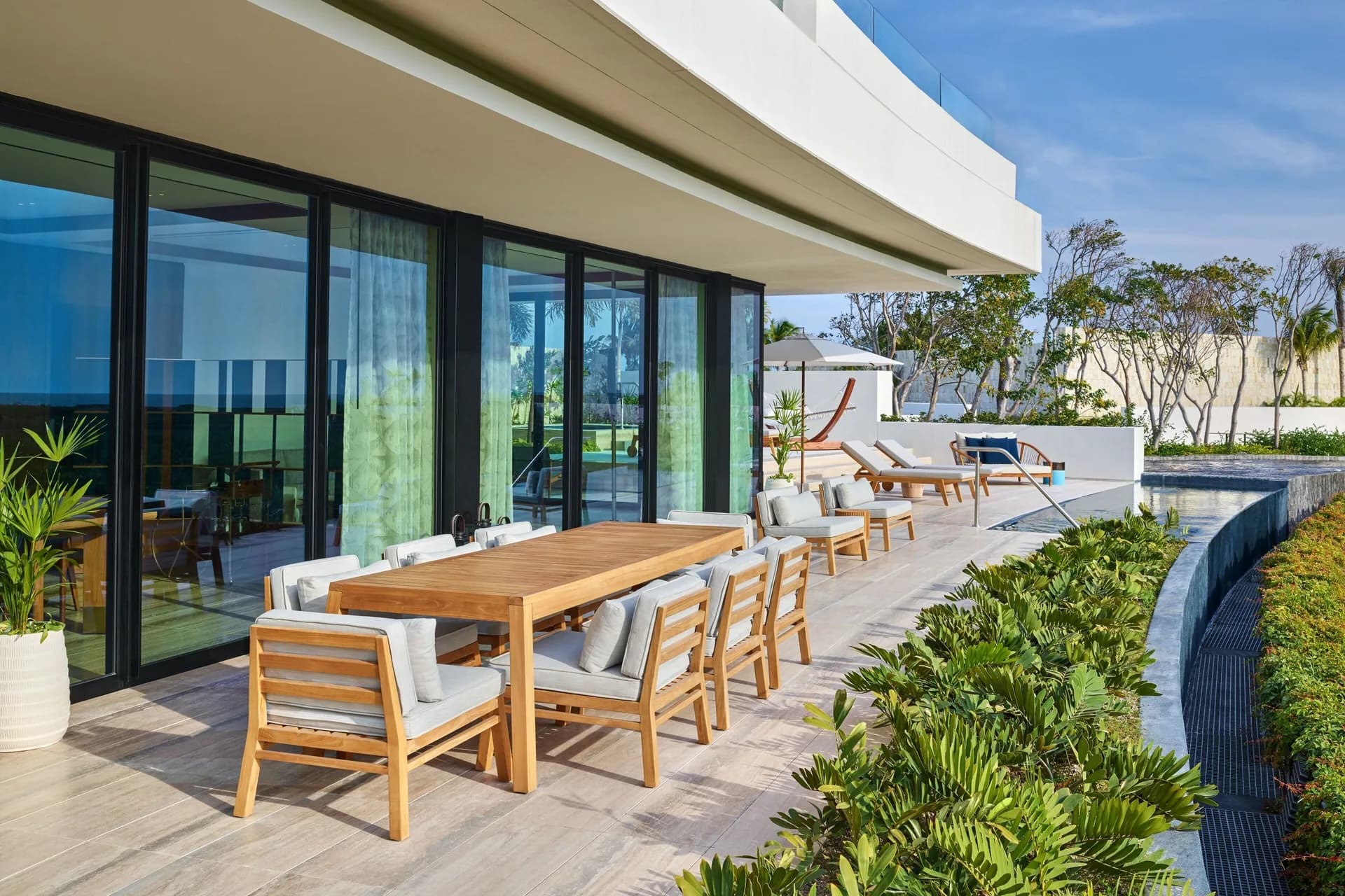 John Jacob Astor Suite at The St. Regis Kanai Resort 3