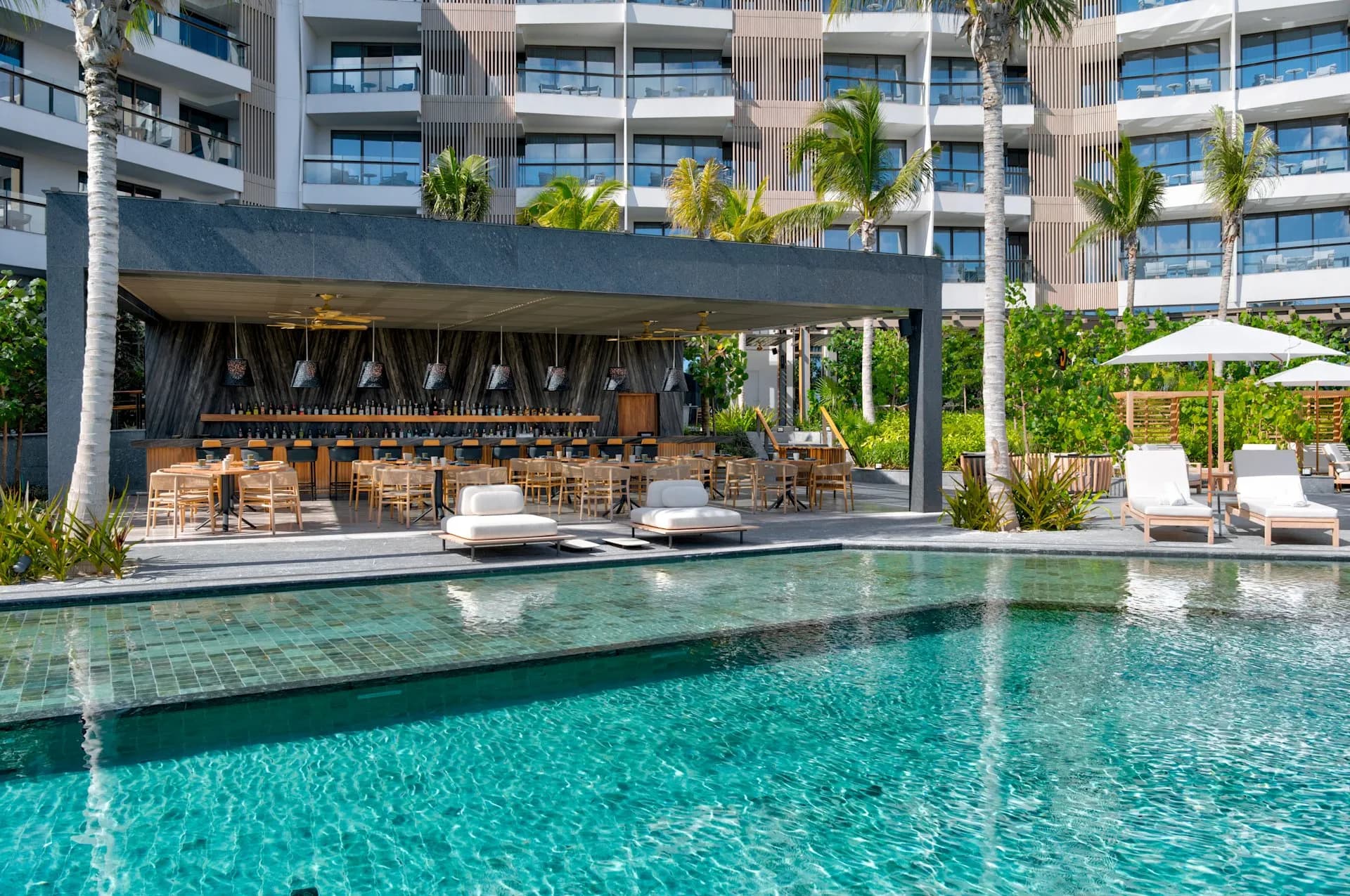 Pool Bar