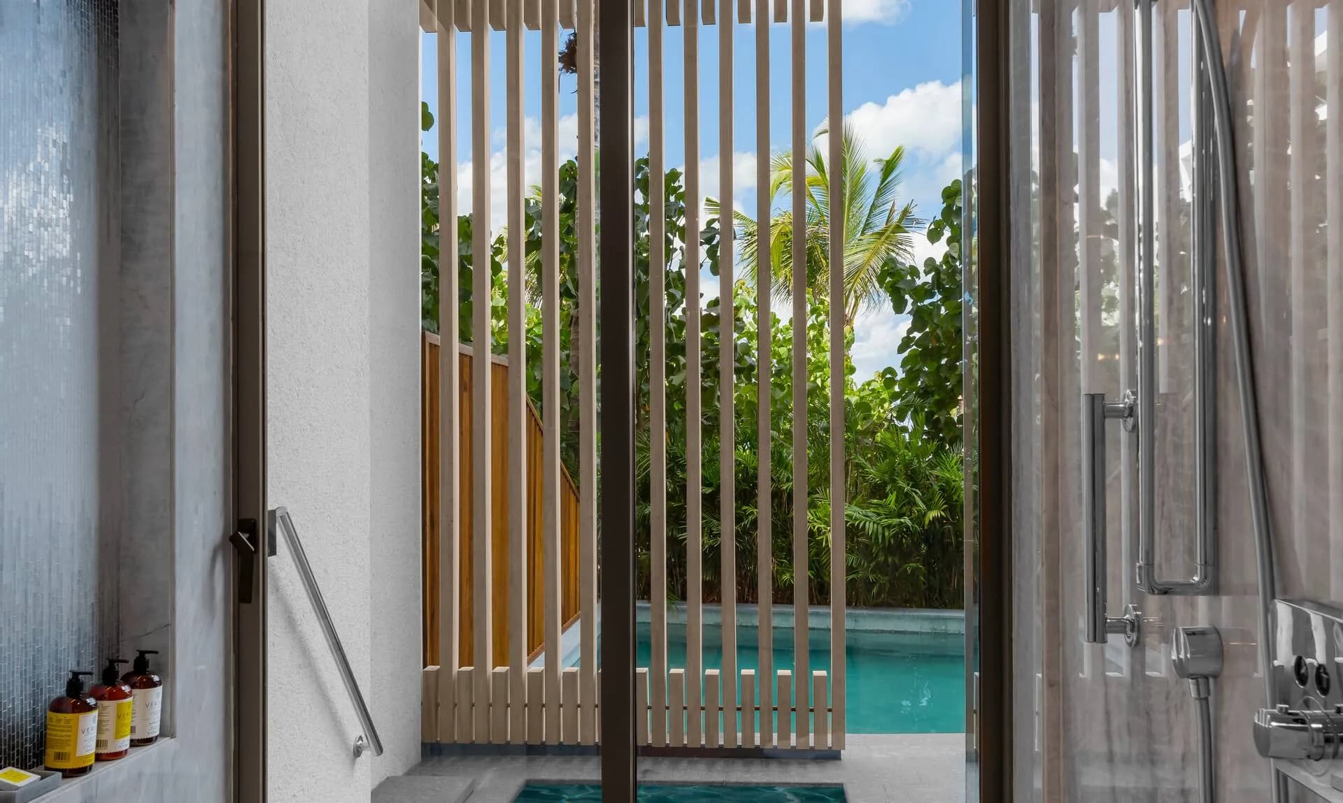 Swim up Pool 1 King Guestroom at Waldorf Astoria Riviera Maya 4